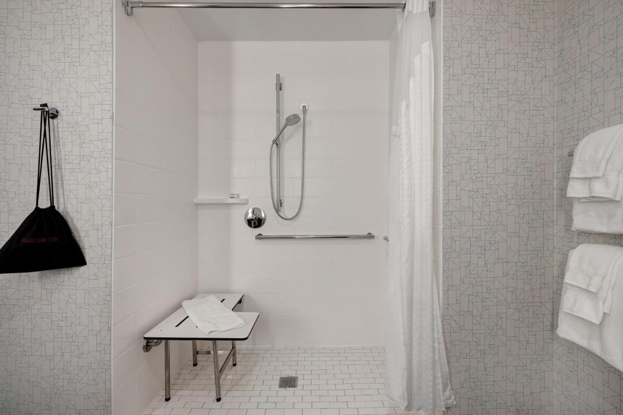 Holiday Inn Express & Suites - Brighton By Ihg Zewnętrze zdjęcie